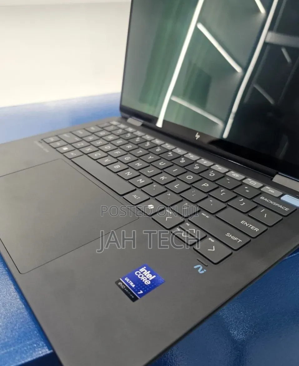 New Laptop HP OmniBook Ultra Flip 14" 16GB Intel Core Ultra 7 SSD 1T