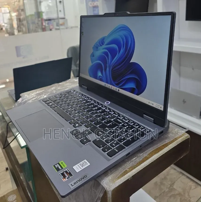 New Laptop Lenovo LOQ 15AHP10 16GB AMD Ryzen 5 SSD 1T
