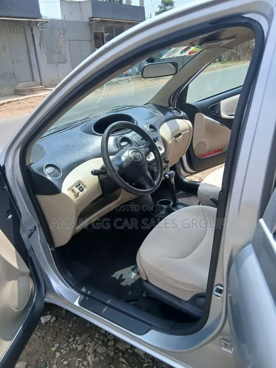 Toyota Vitz 2004 Silver