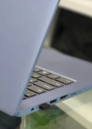 New Laptop Lenovo 4GB Intel SSD 72GB