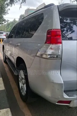 Toyota Land Cruiser Prado 4.0 Petrol GX-L 2012 Silver