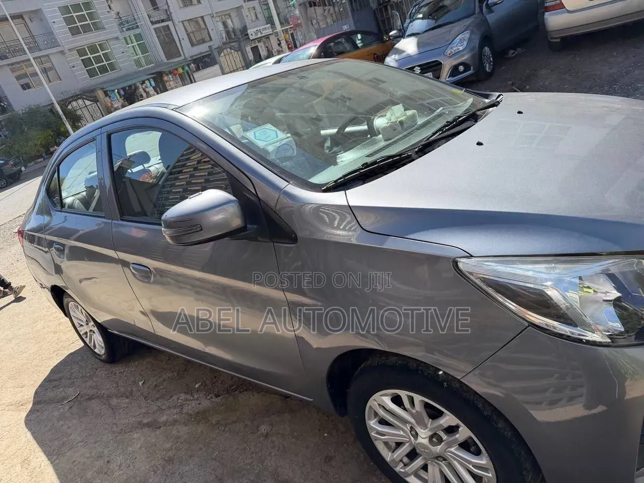 Mitsubishi Attrage 2022 Silver