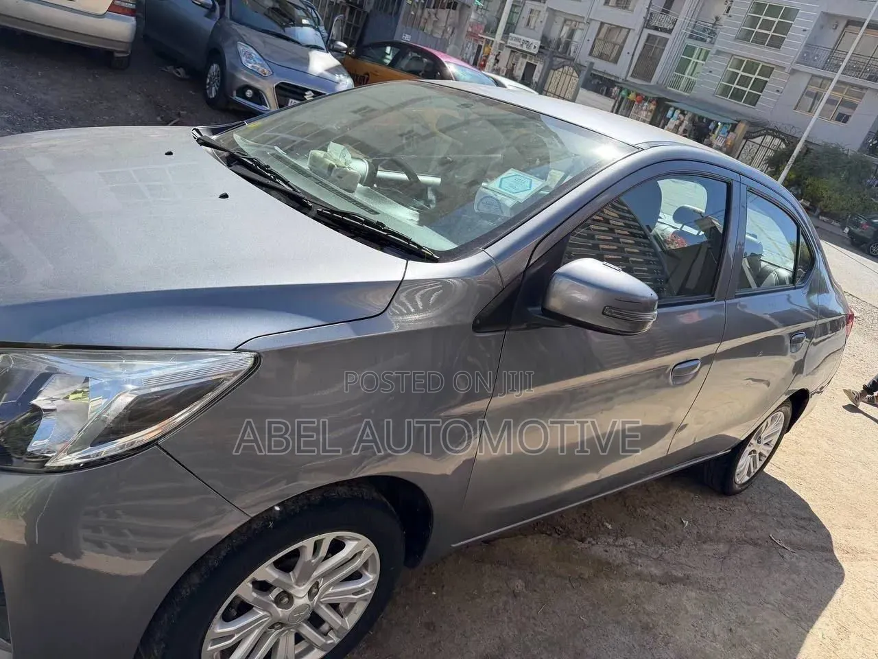Mitsubishi Attrage 2022 Silver