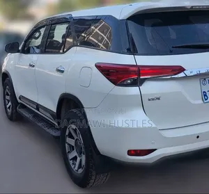 Toyota Fortuner 2.4 D AWD 2017 White