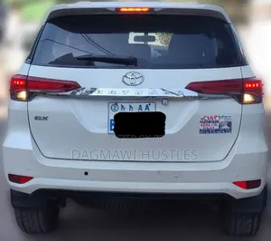 Toyota Fortuner 2.4 D AWD 2017 White