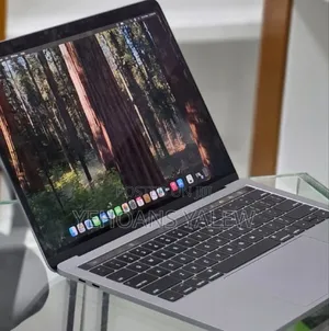New Laptop Apple MacBook Pro 2019 16GB Intel Core i7 SSD 256GB