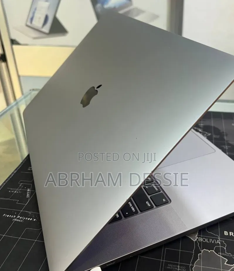 New Laptop Apple MacBook Pro 2019 32GB Intel Core i9 SSD 512GB