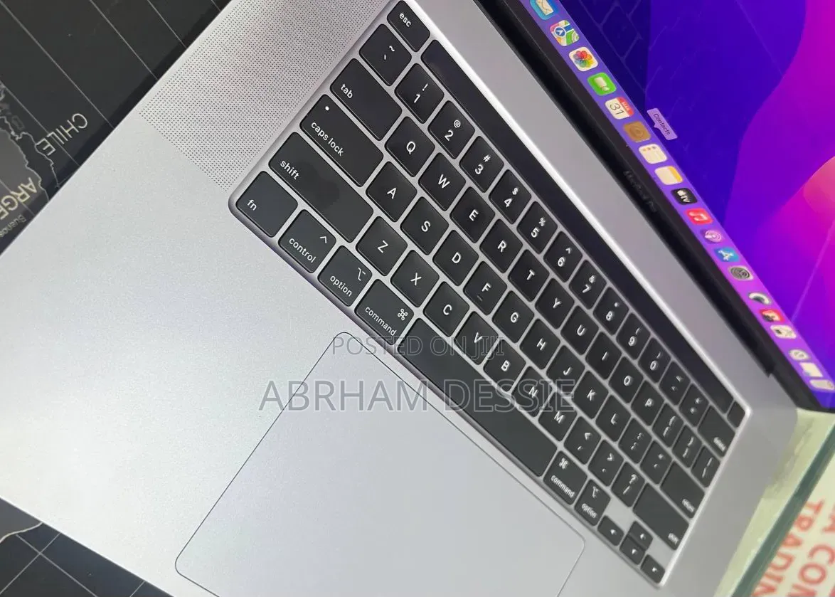 New Laptop Apple MacBook Pro 2019 32GB Intel Core i9 SSD 512GB