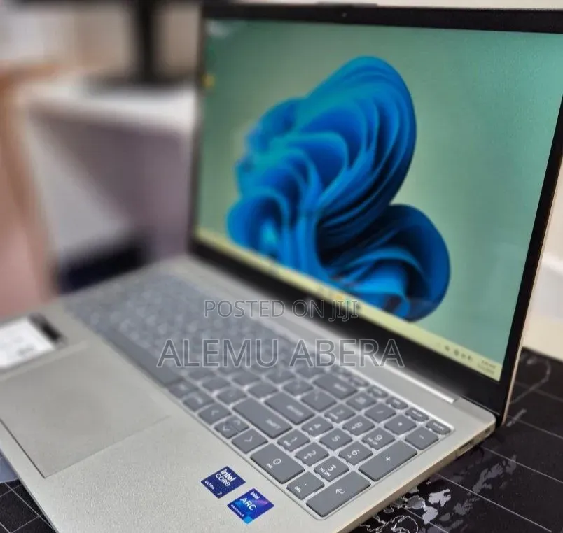 New Laptop HP 16GB Intel Core Ultra 7 SSD 512GB
