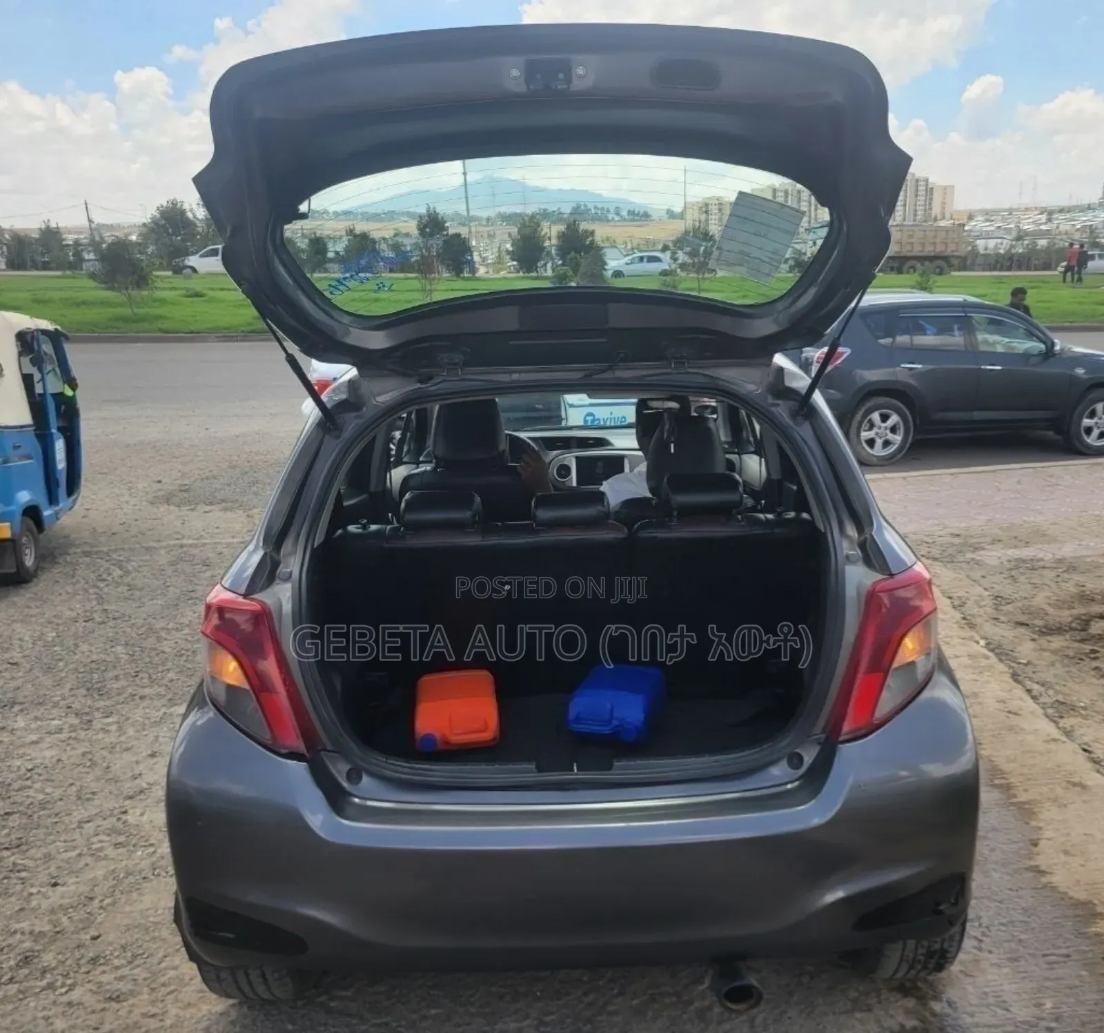Toyota Yaris 2012 Gray