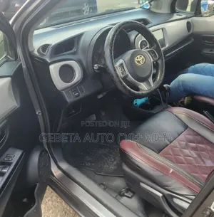 Toyota Yaris 2012 Gray