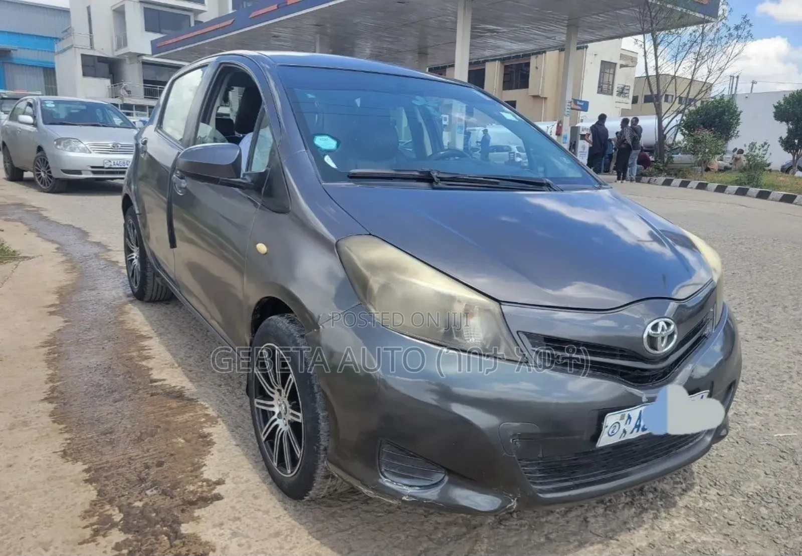 Toyota Yaris 2012 Gray