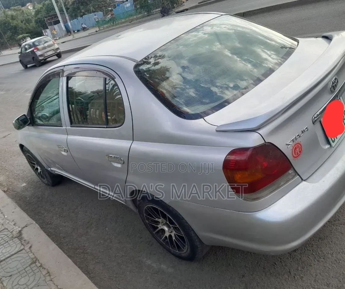 Toyota Platz 2004 Silver