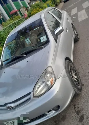 Toyota Platz 2004 Silver