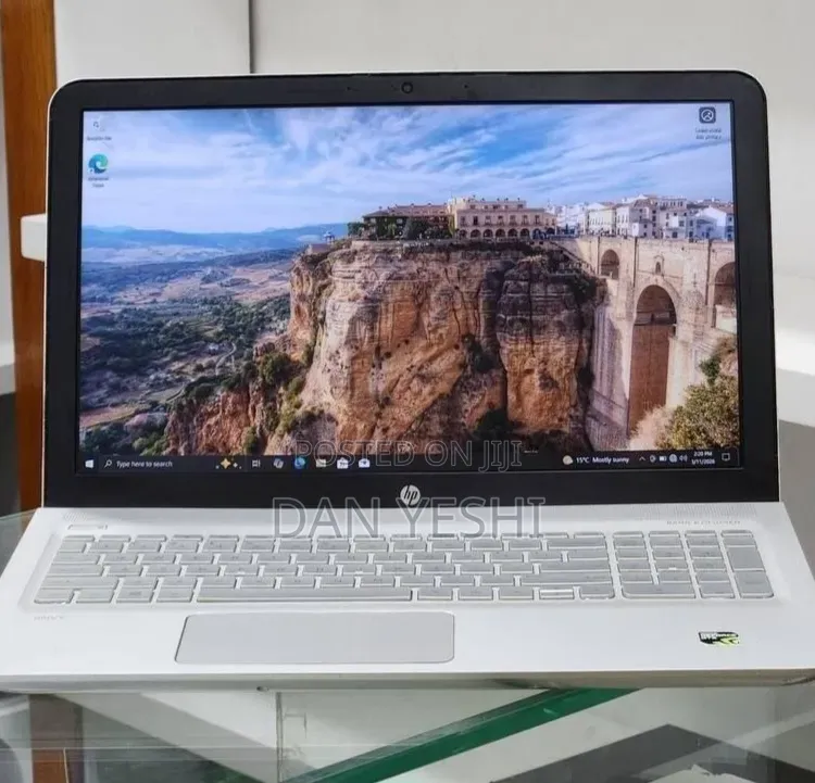 New Laptop HP Envy M6 12GB Intel Core i5 SSD 128GB