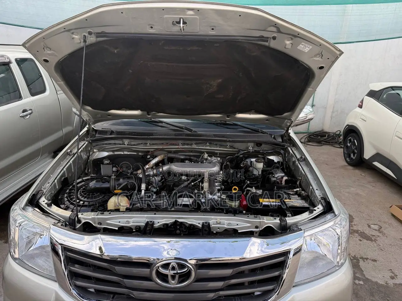 Toyota Hilux SR5 4x4 2014 Gold