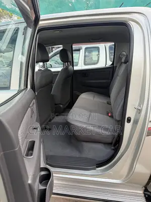 Toyota Hilux SR5 4x4 2014 Gold