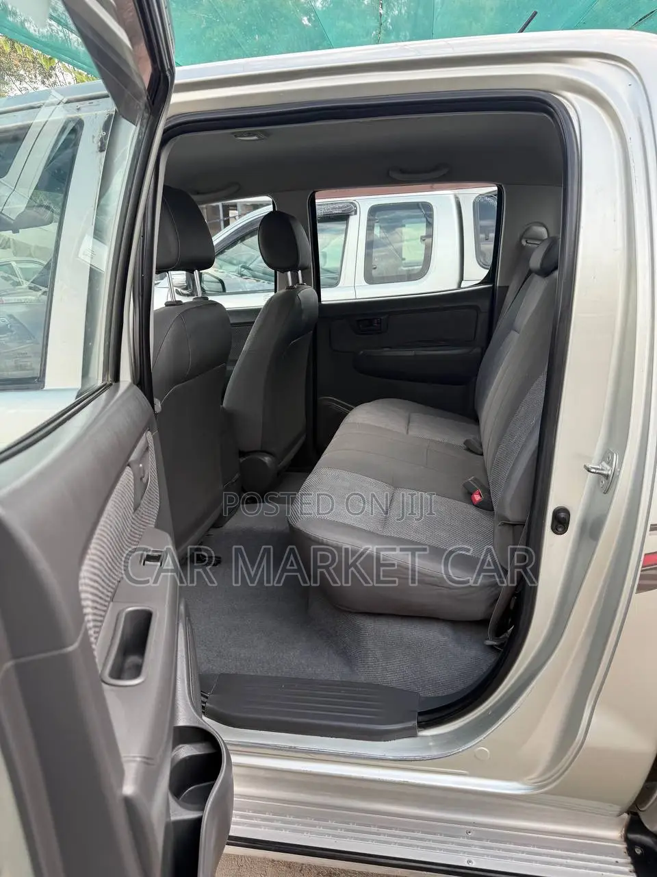 Toyota Hilux SR5 4x4 2014 Gold
