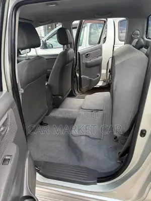 Toyota Hilux SR5 4x4 2014 Gold