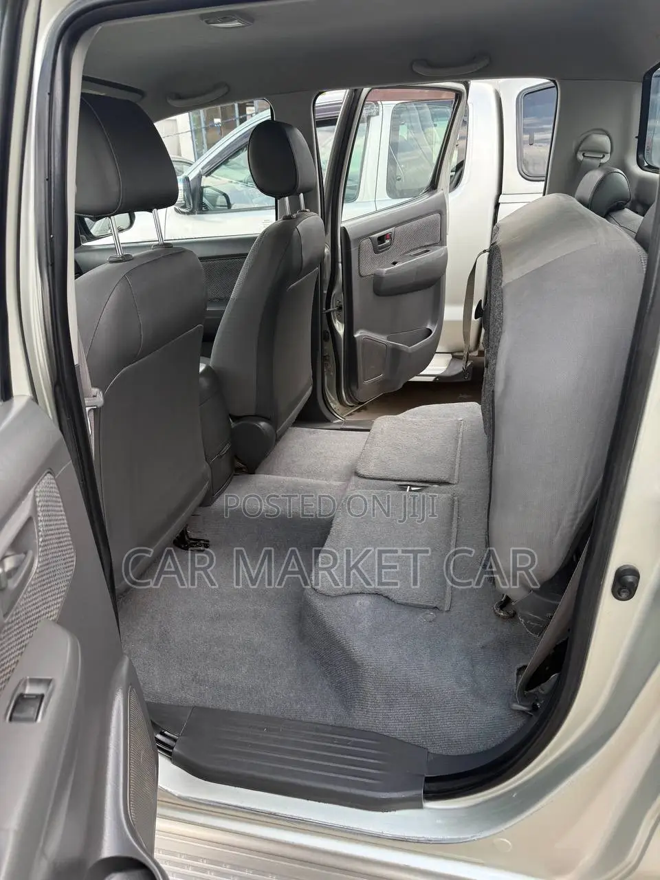 Toyota Hilux SR5 4x4 2014 Gold