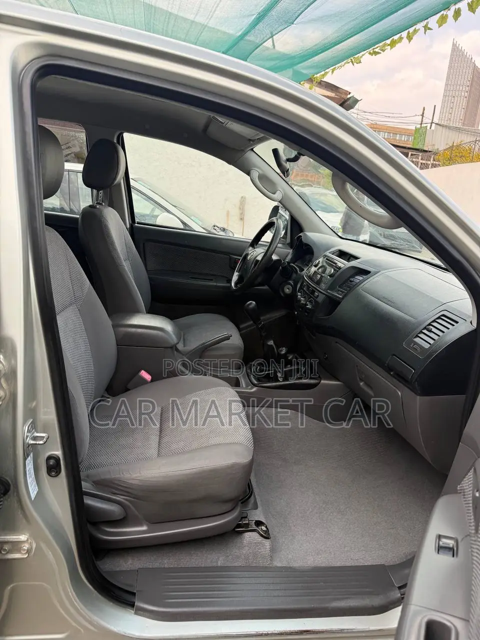Toyota Hilux SR5 4x4 2014 Gold