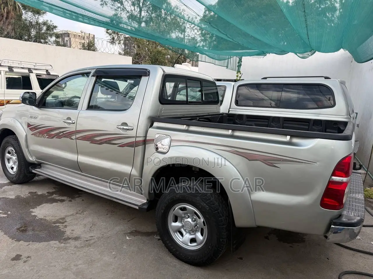 Toyota Hilux SR5 4x4 2014 Gold