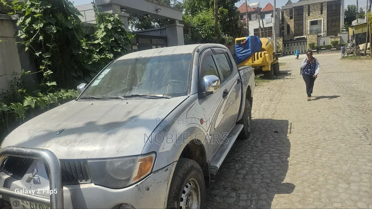 Mitsubishi L200 2007 Silver