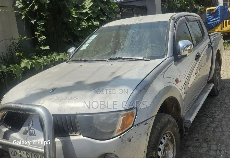 Mitsubishi L200 2007 Silver