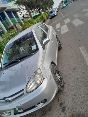 Toyota Platz 2004 Silver
