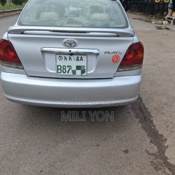 Toyota Platz 2004 Silver