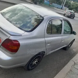 Toyota Platz 2004 Silver