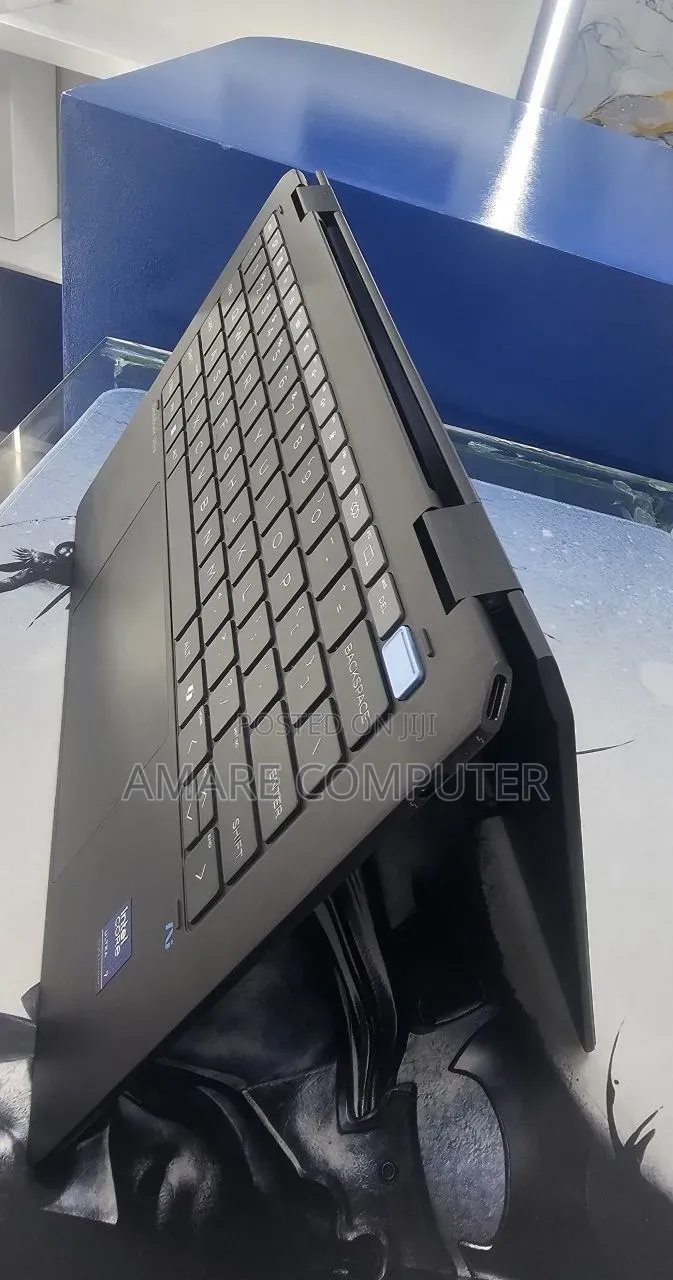 New Laptop HP OmniBook Ultra Flip 14" 16GB Intel Core Ultra 7 SSD 1T
