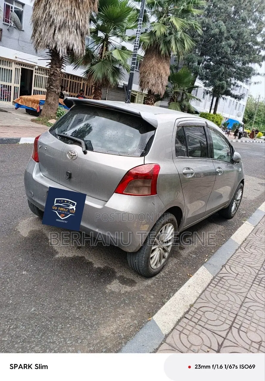 Toyota Yaris 2007 Gray