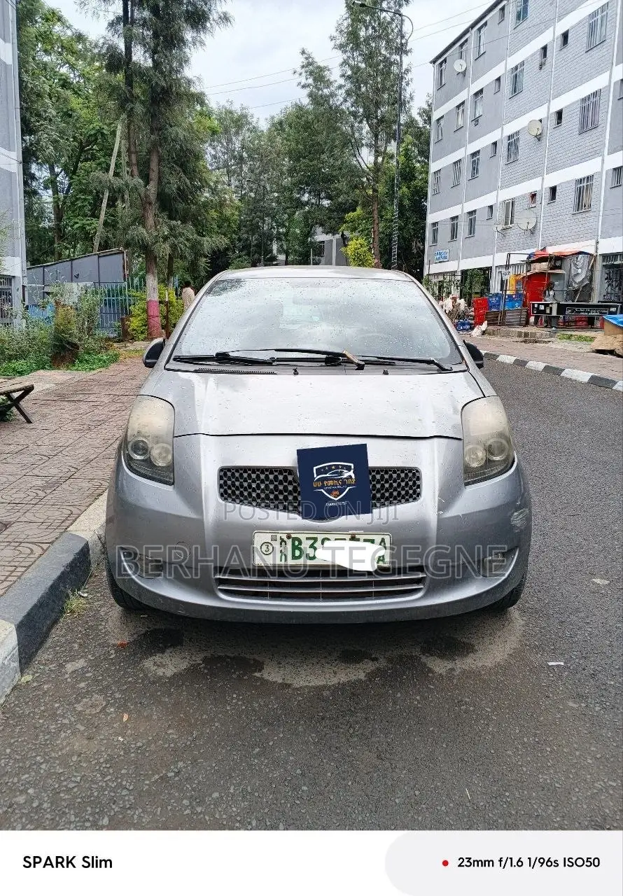 Toyota Yaris 2007 Gray