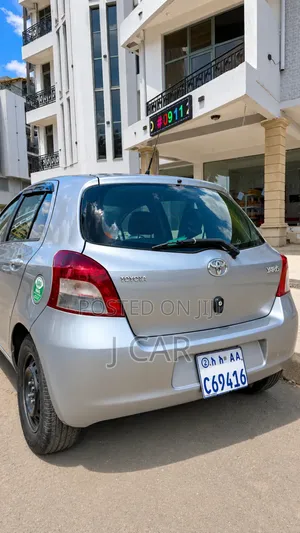 Toyota Yaris 2008 Gray