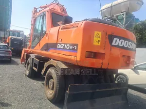 Develone Tyre Excavator
