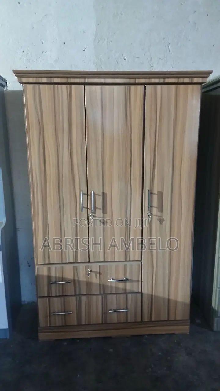 Closet Laminate Code 11