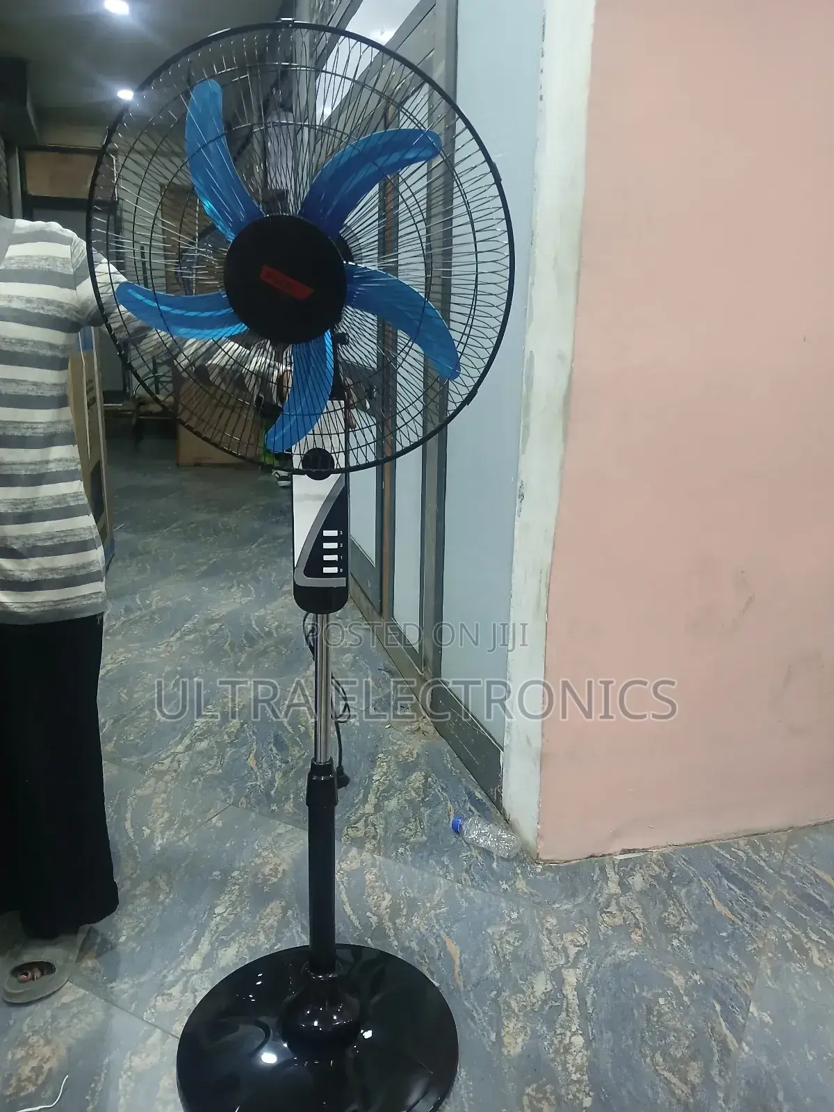 Proud16-Inch Industrial Pedestal Stand Fan With Blue Blades and Black