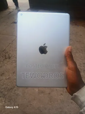 Apple iPad 5 (2022) 32 GB White