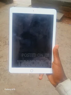 Apple iPad 5 (2022) 32 GB White