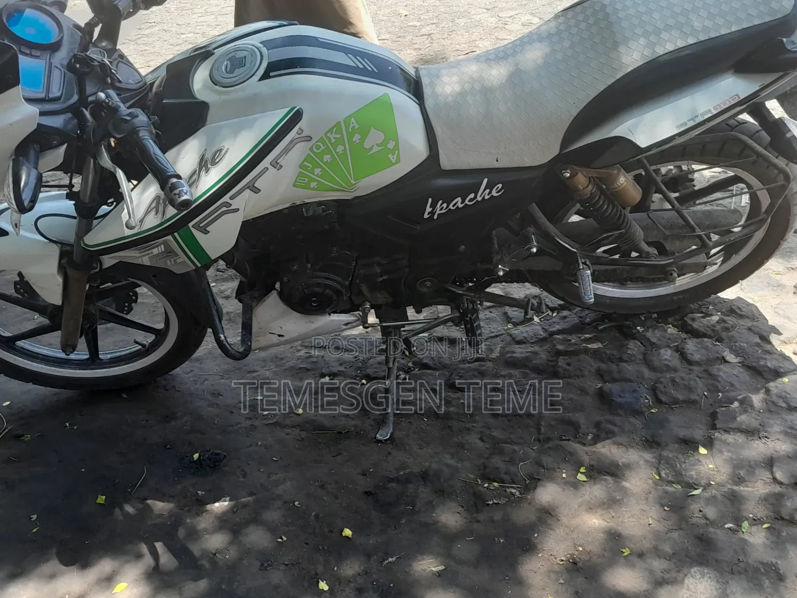 New TVS Apache 180 RTR 2016 White