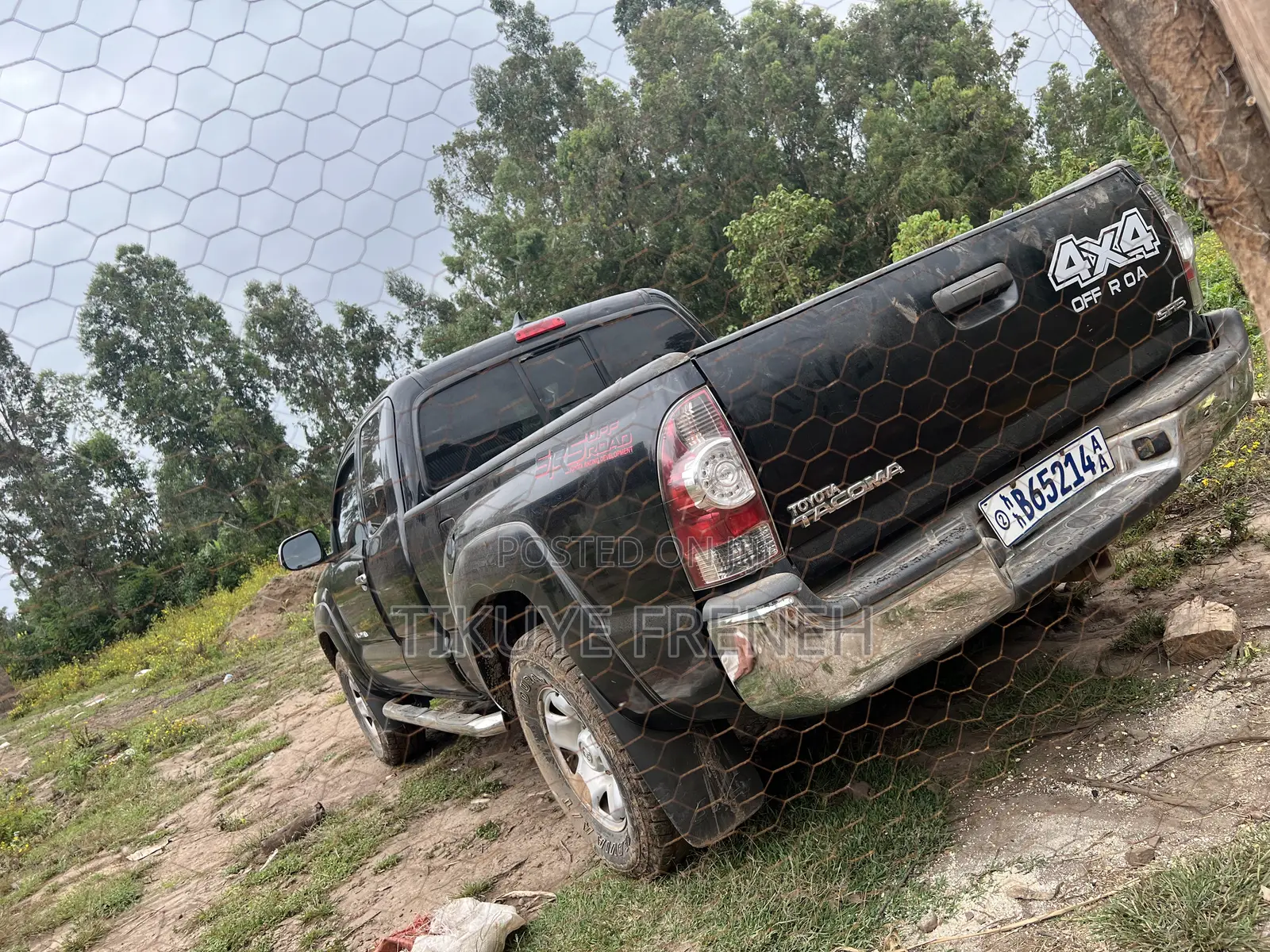 Toyota Tacoma 4dr Access Cab 4WD 6.1 ft. SB (2.7L 4cyl 4A) 2015 Black