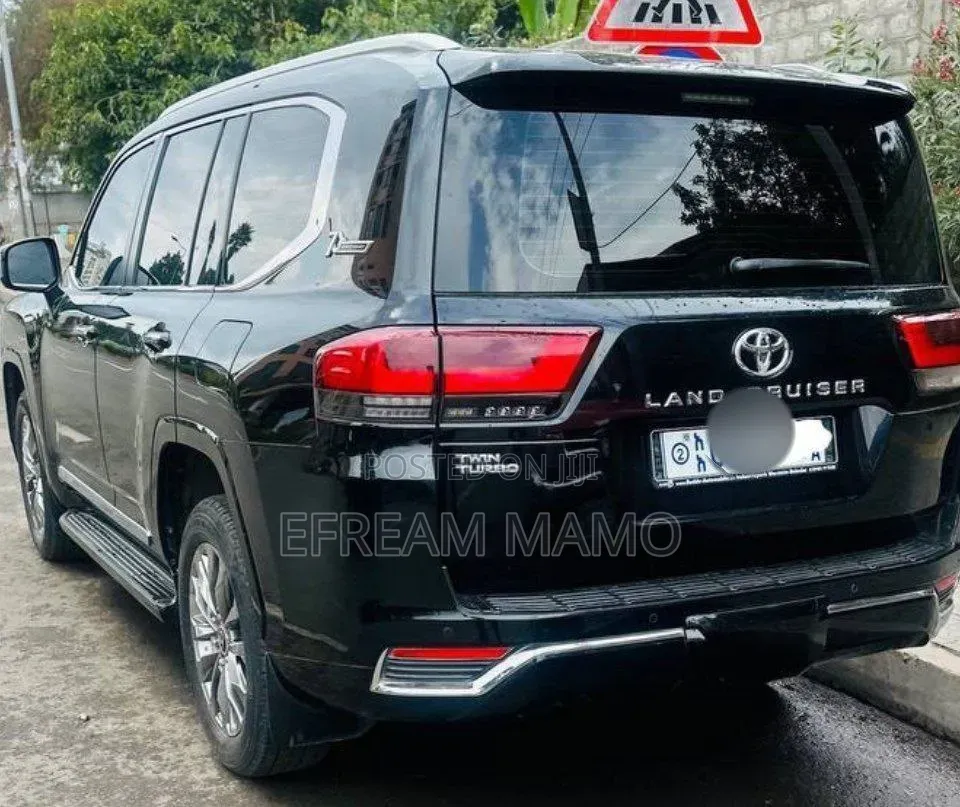 Toyota Land Cruiser 2022 Black