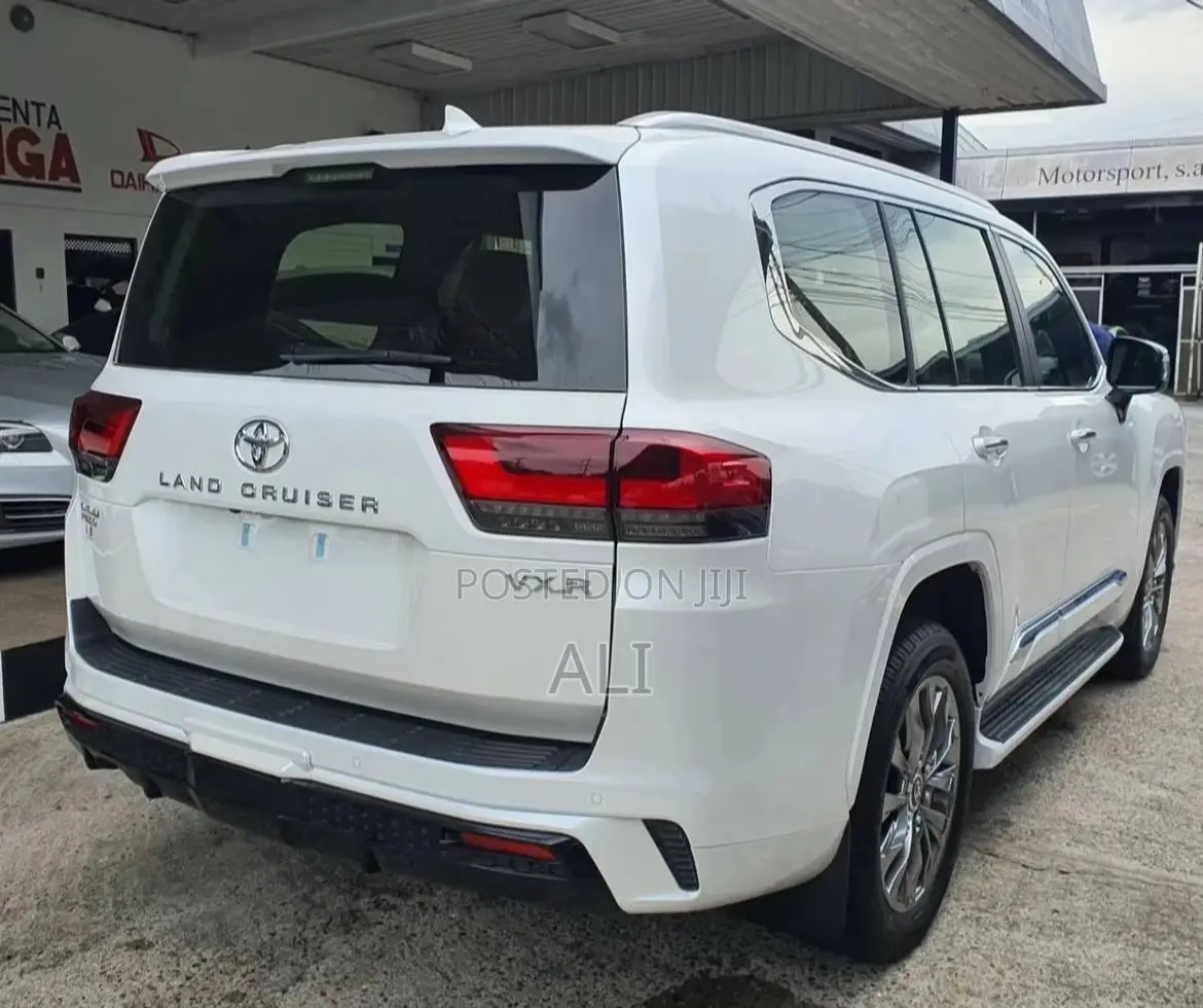 New Toyota Land Cruiser 2025 White