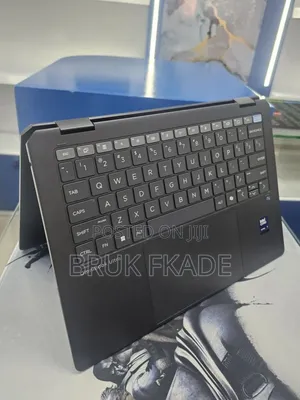New Laptop HP OmniBook 5 14" 16GB Intel Core Ultra 7 SSD 1T