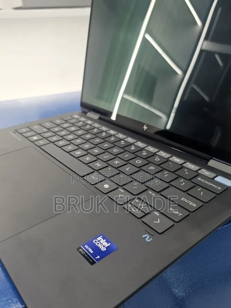 New Laptop HP OmniBook 5 14" 16GB Intel Core Ultra 7 SSD 1T