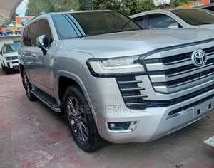 Toyota Land Cruiser 2022 Silver