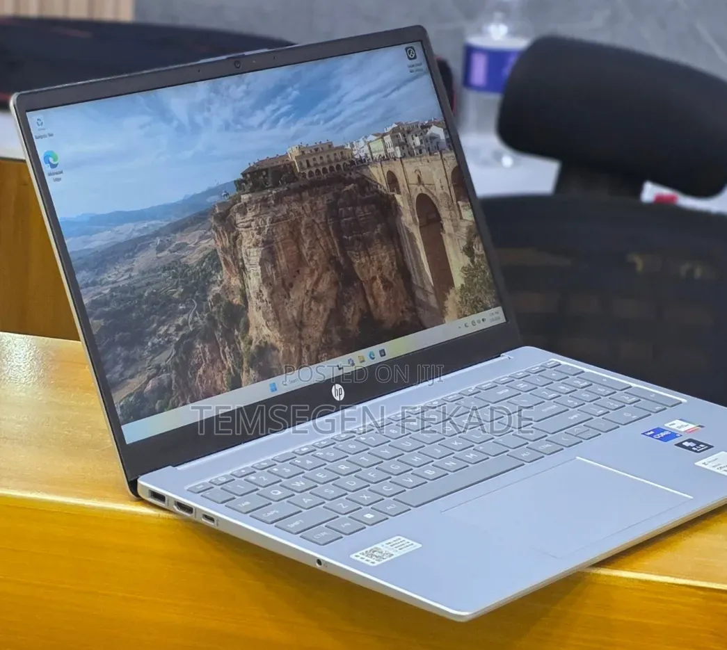 New Laptop HP Stream Notebook 16GB Intel Core i7 SSD 1T