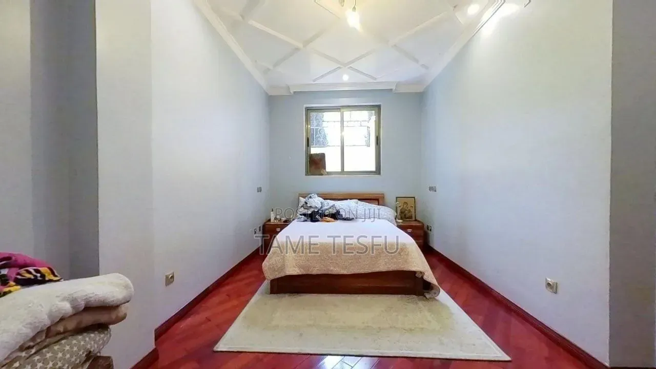 Furnished 8bdrm House in ሀያት ዞን, Bole for sale