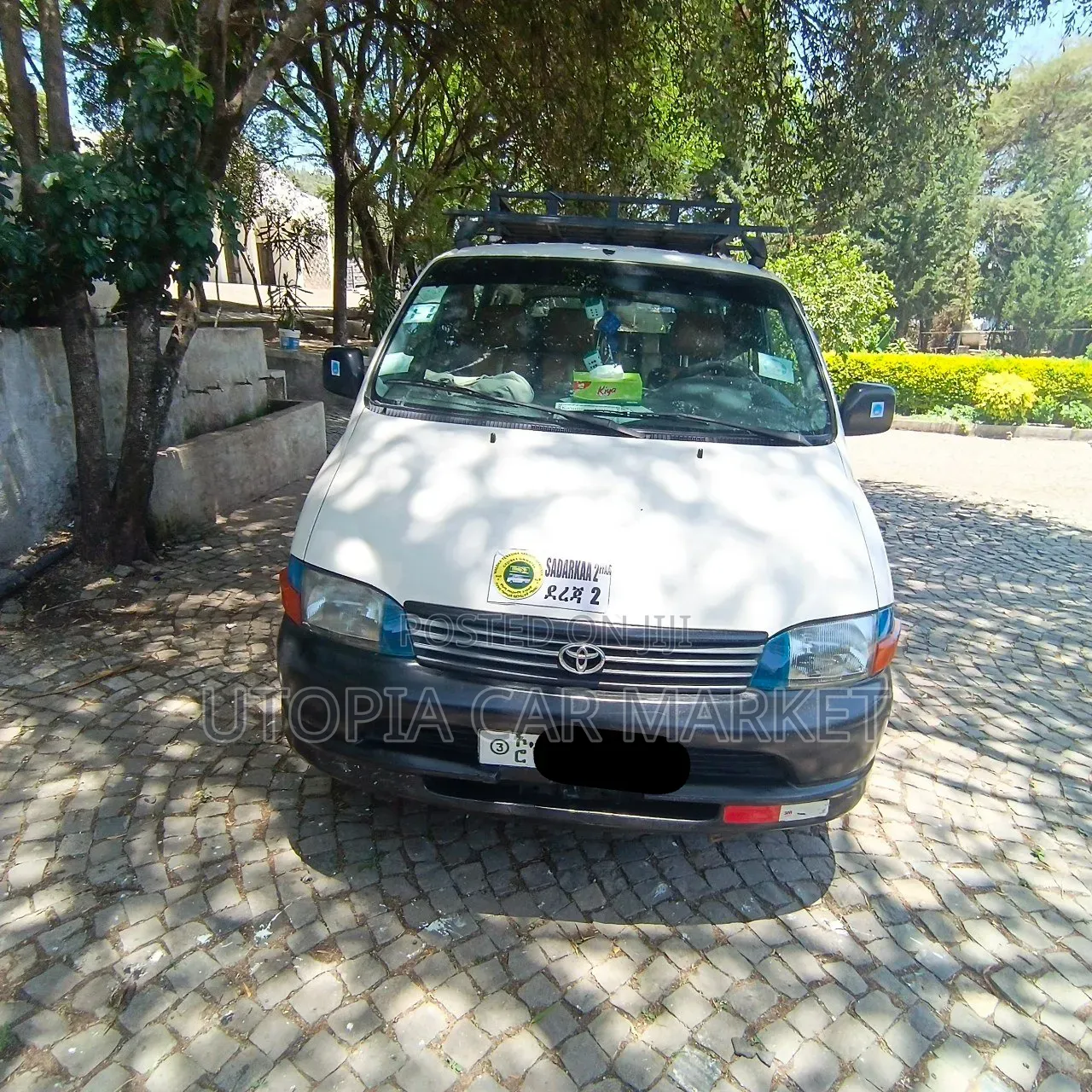 Toyota HiAce 2003 White